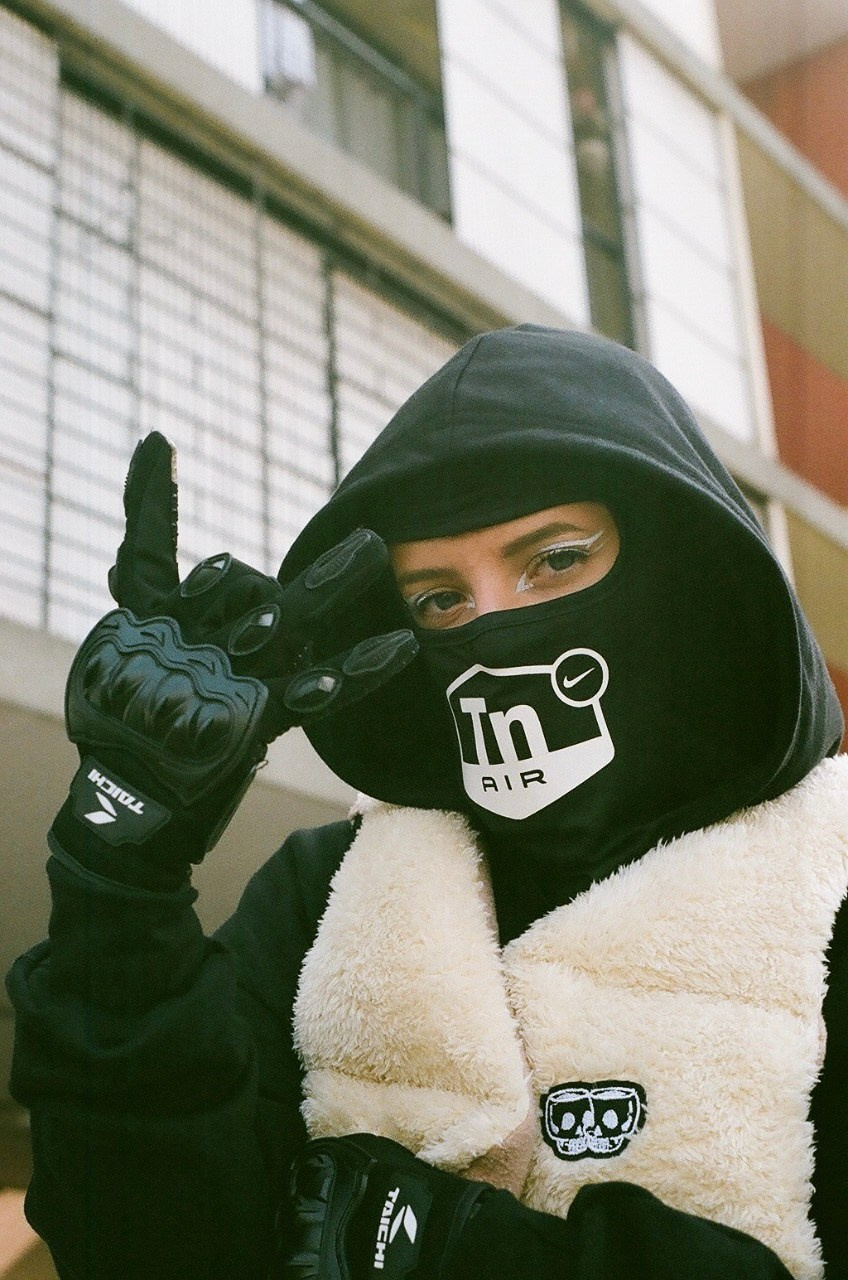 YOUNGMIKO. DEYA BELTRAN Maquilladora, fotógrafa y vídeos