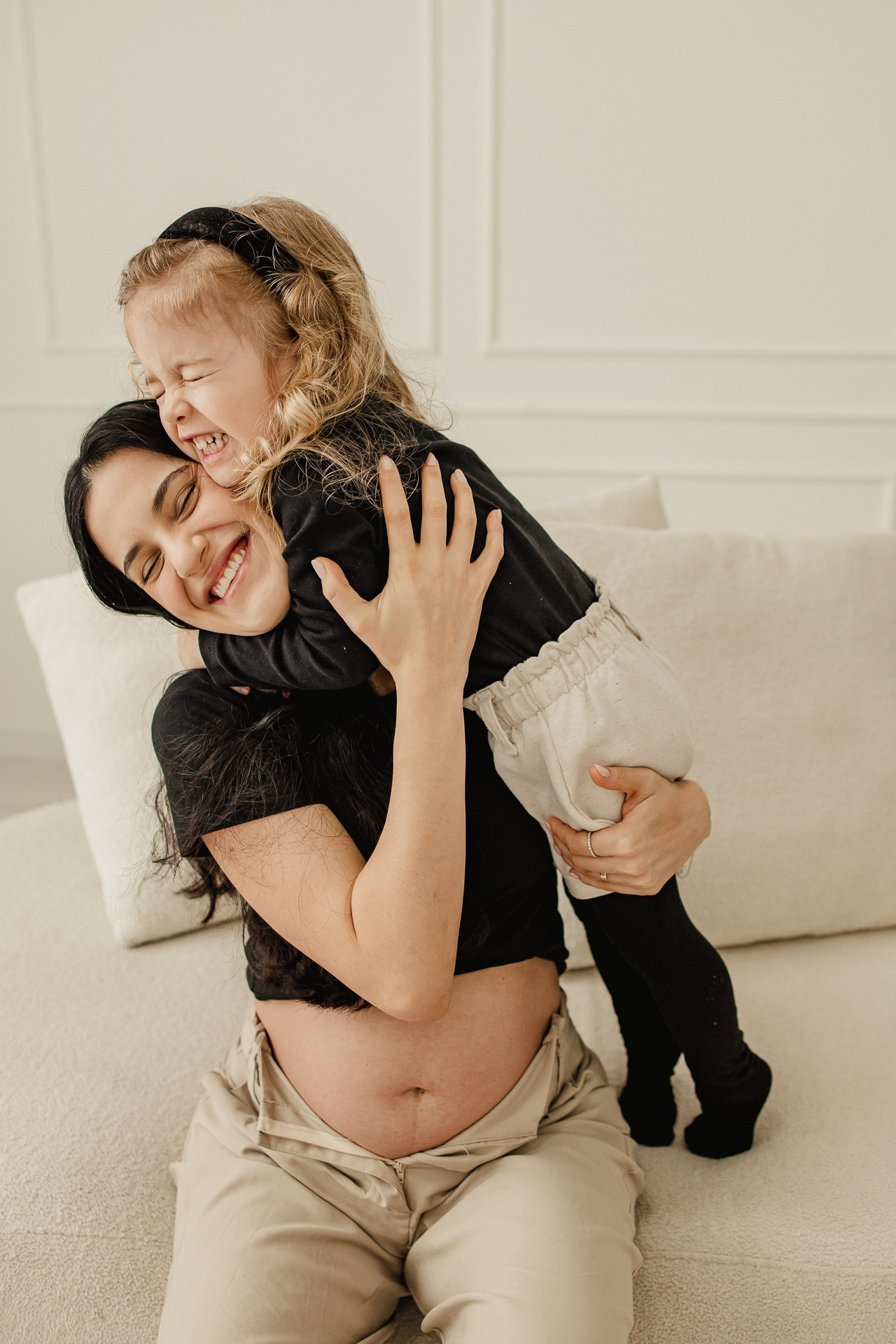Mãe e filha, ensaio estúdio em Joinville.
