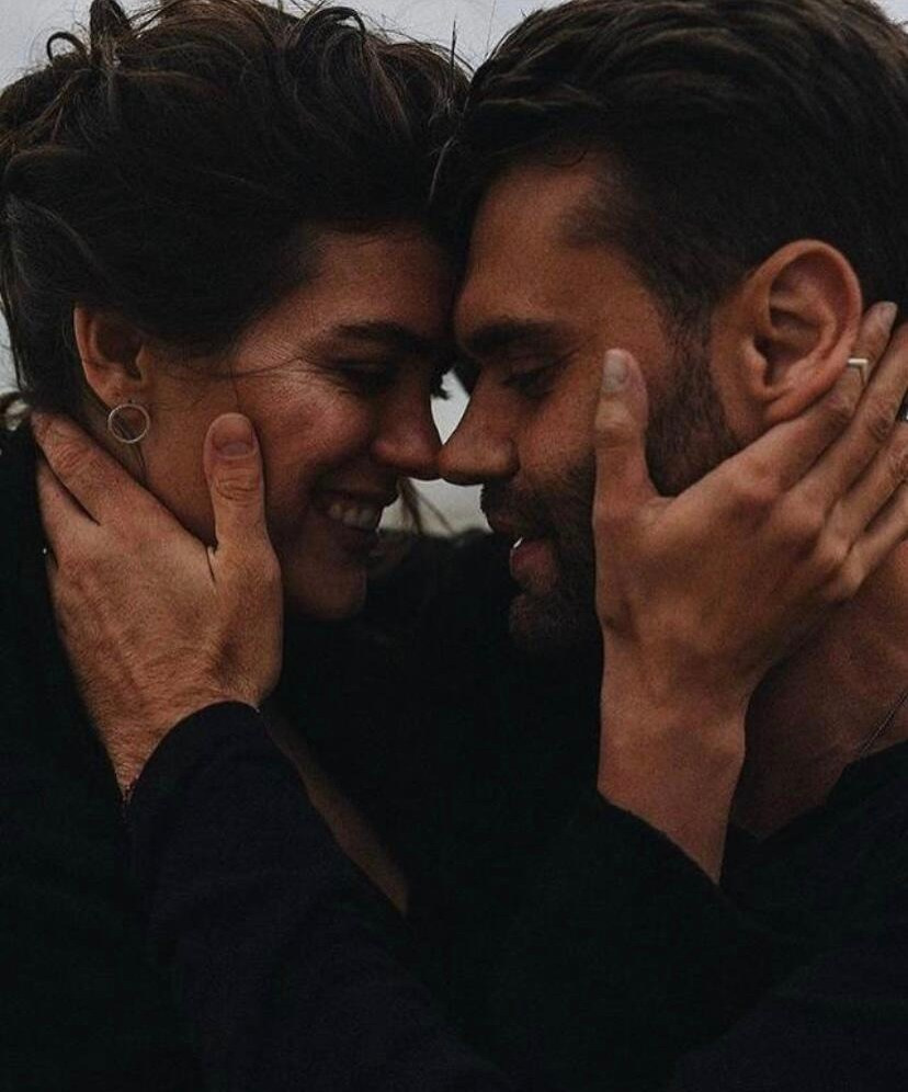 Posa di base per un servizio fotografico di coppia