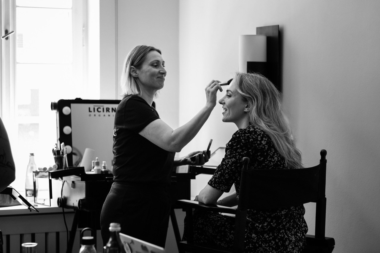 Backstage fotografie. Dana Lišková — Empatická fotografka | Introspektivní umělkyně | Neurodivergentní koučka| Zakladatelka Artepy.cz