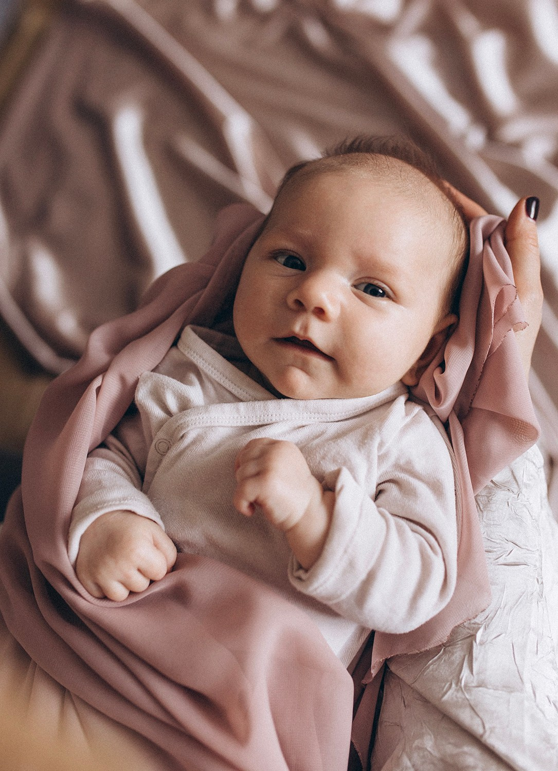 Фотосессия мамы с новорожденным в Вильнюсе: Маленькая Сказка. Family and Individual Photographer in Vilnius Elena Raduke