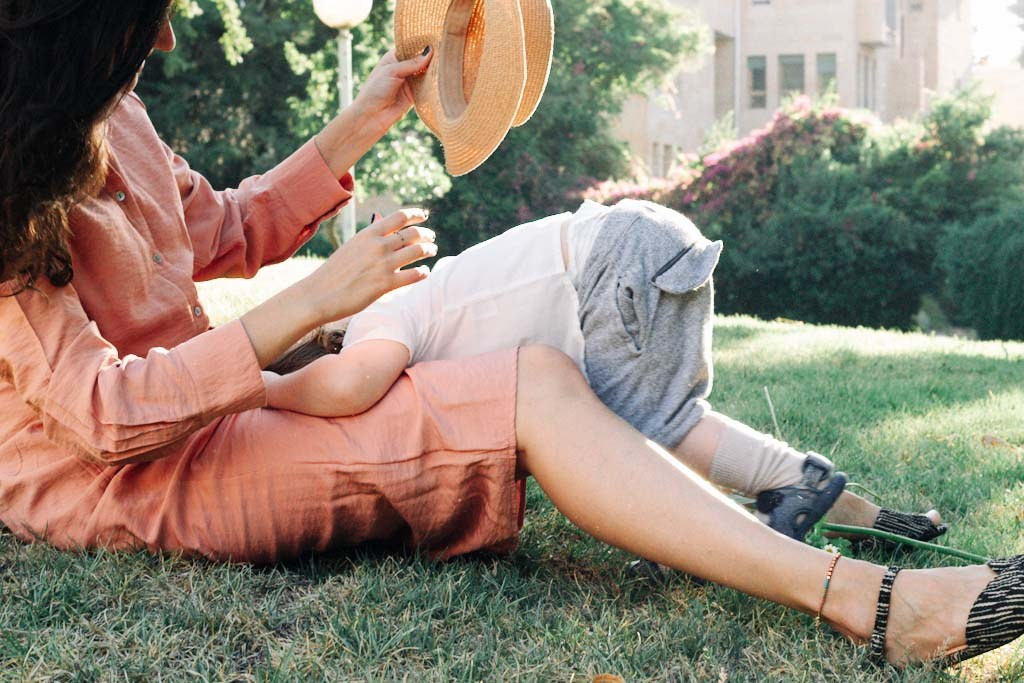 ME, SON AND GRANDMOTHER. PHOTOGRAPHER IN ISRAEL