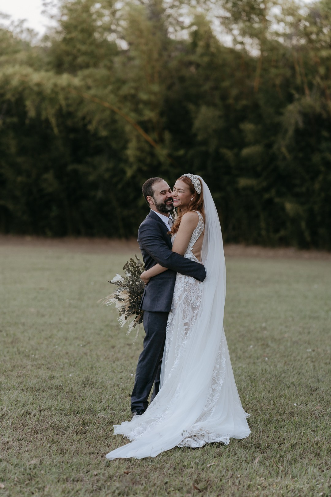 Vivian e Paulo. Edu e Josi Fotografia de Casamento em Belo Horizonte | Fotos Naturais
