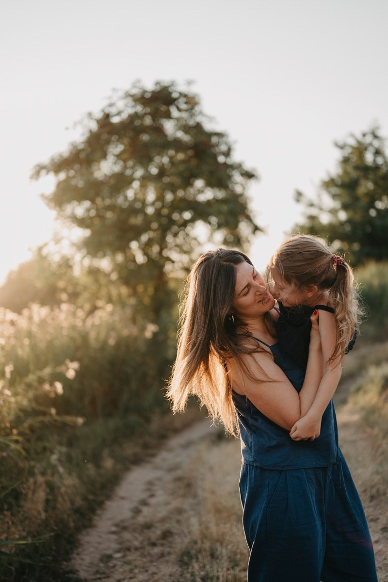 Jelena Milos Dunja i Mila / porodicno fotografisanje. Deciji i porodicni fotograf u Beogradu Oksana Skendzic
