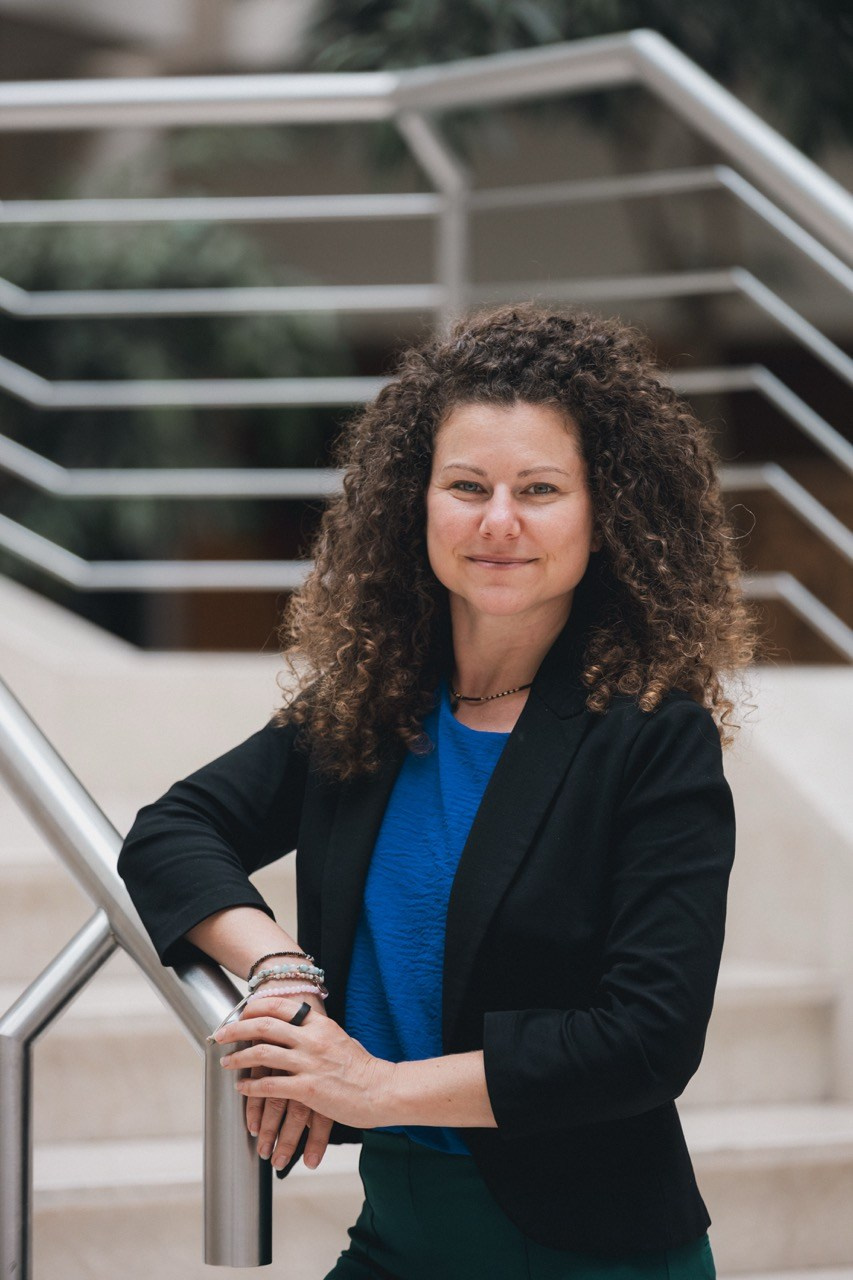 Portrétní fotografka Praha. Dana Lišková — Empathetic Photographer | Introspective Artist |Neurodivergent Coach | Founder of Artepy.cz