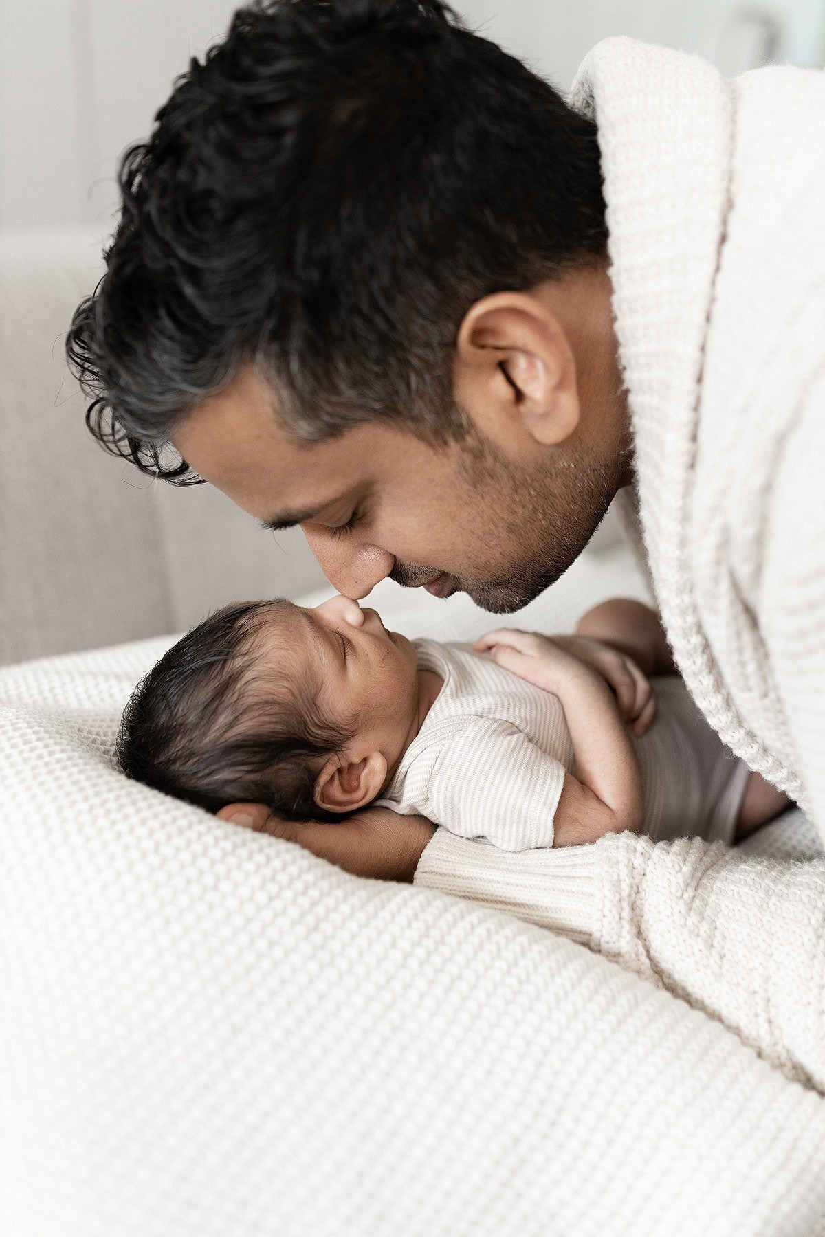 Newborn Lifestyle. Family photographer in Bay Area, California