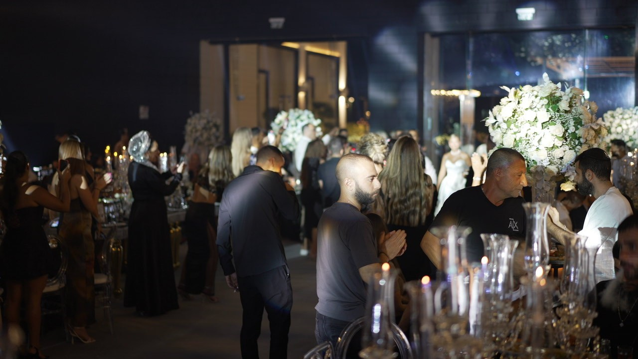 VIA / BASICO. Wedding and events photographers Studio Shalom