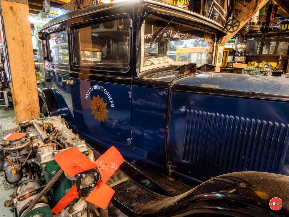 Удивительное место - частный музей старинного хлама - Fahrzeugmuseum. Photographe à Strasbourg | Portraits, Studio, Enfants, Événements