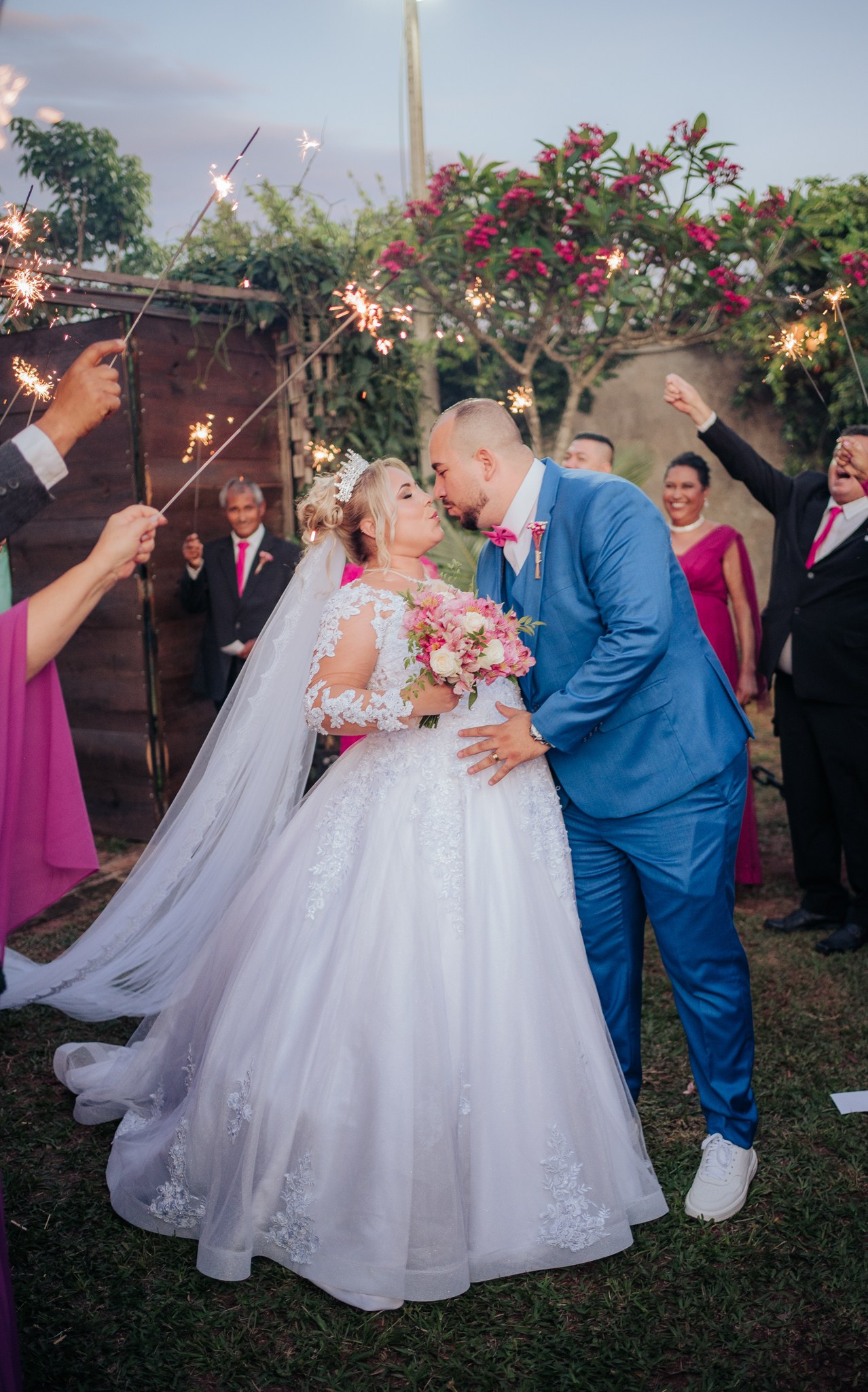 Nathallya & Antônio Marco — Vila Casali / Piratininga SP. Robson Colaço