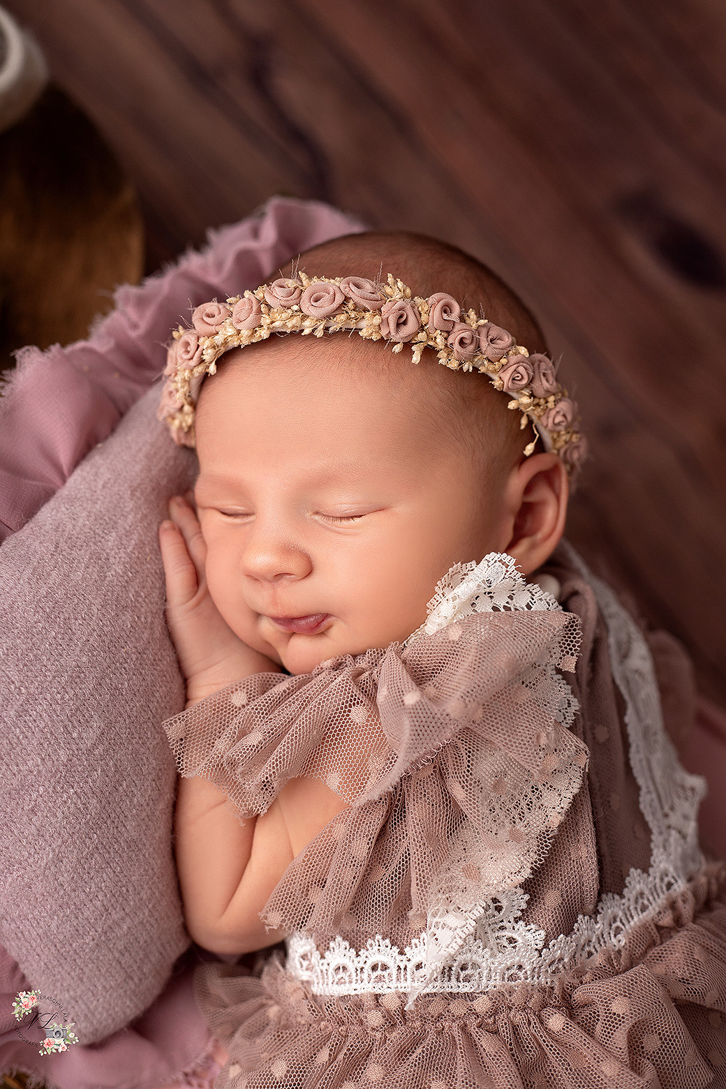 Newborn. Neugeboren und Babybauchfotoshooting in Cloppenburg