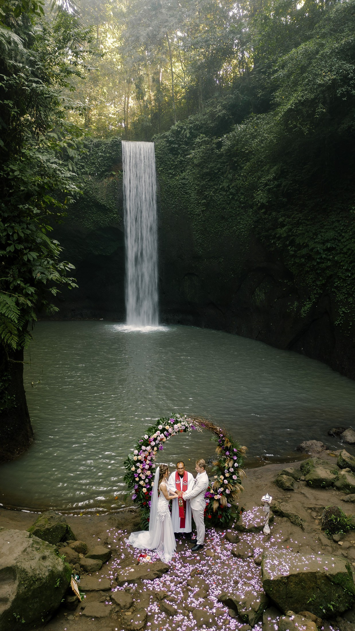Waterfall wedding. Get.it.feel — Aesthetic Photography and Videography