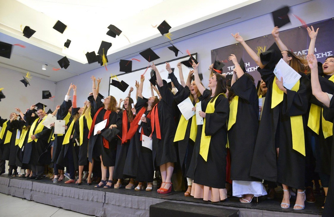 Академични тоги и шапки за университети | Официално облекло|togiishapki.bg. 🎓 Togiishapki.bg — Тоги и академични шапки за дипломиране на студенти, ученици и деца