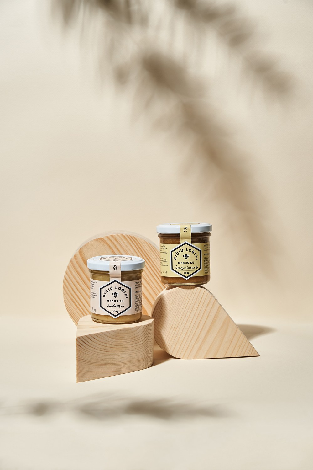 BICIU LOBIAI. Boutique 3D product pack-shot Studio