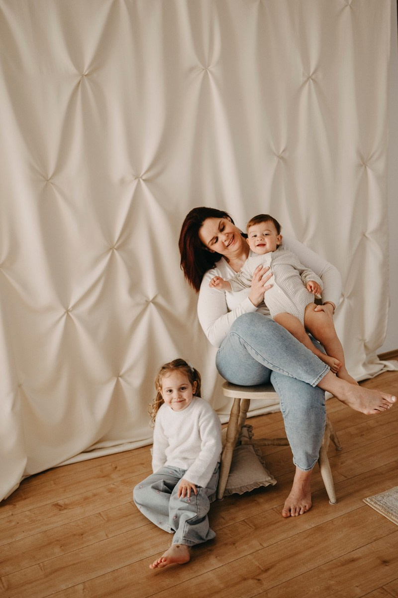 Miljana, Danka i Ilija — fotografisanje MAMINO. Deciji i porodicni fotograf u Beogradu Oksana Skendzic