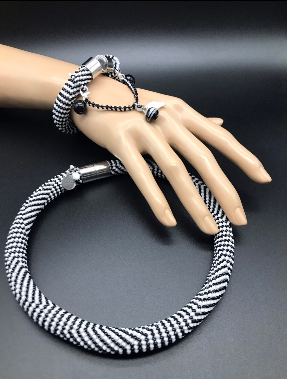 Bijoux pour cadeau. Милок и Кирок это позитивные и реальные персоны из Люксембурга, много