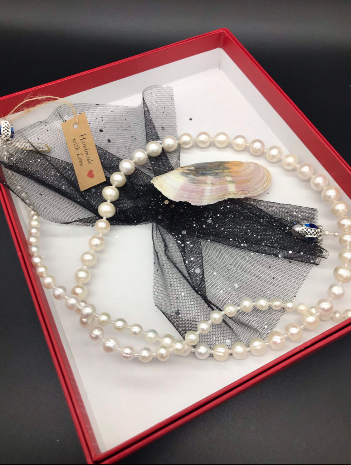 Bijoux pour cadeau. Milok et Kirok sont des gens positifs et réels. Nous serons ravis de v