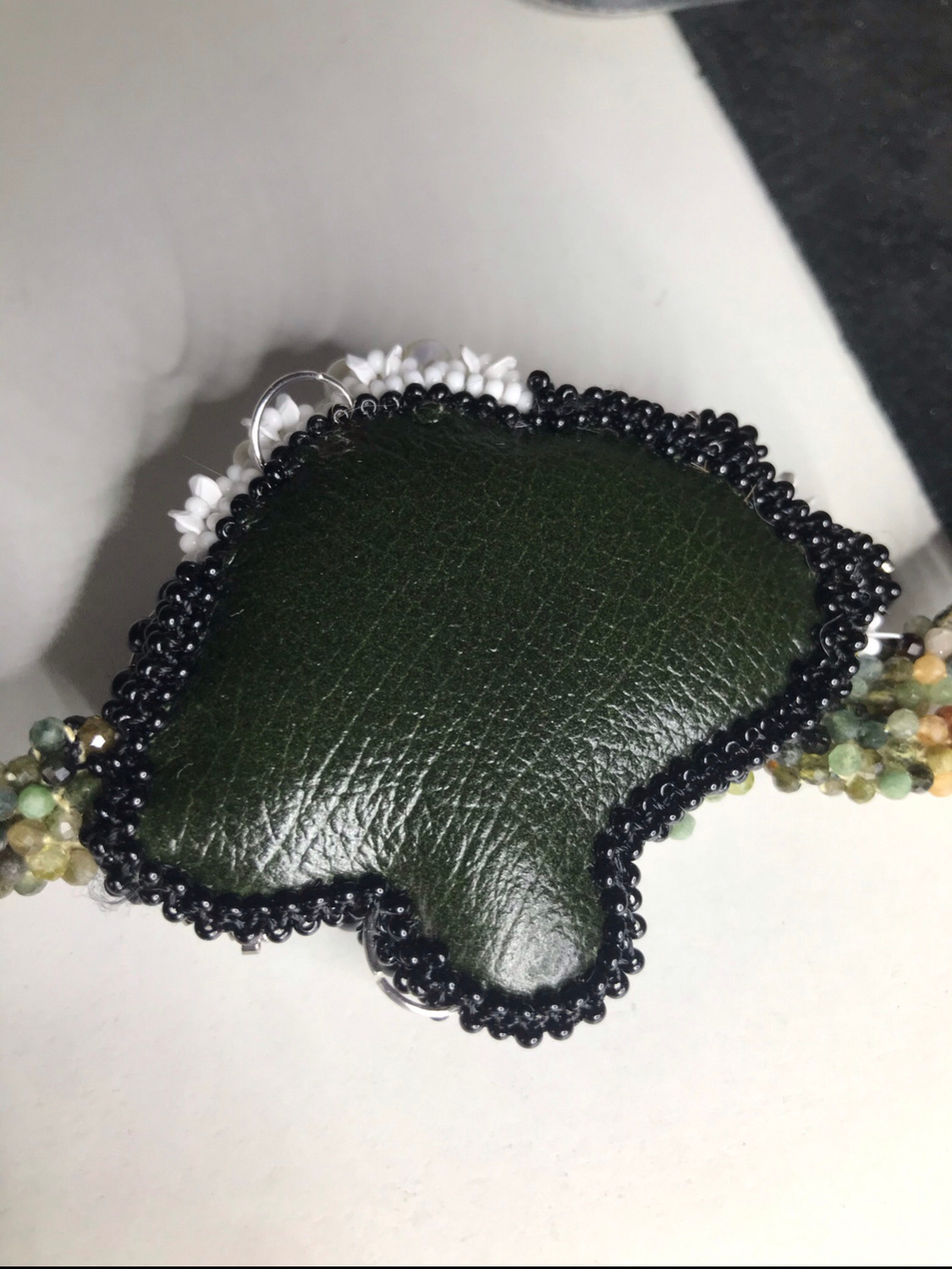 Bijoux pour cadeau. Milok et Kirok sont des gens positifs et réels. Nous serons ravis de v