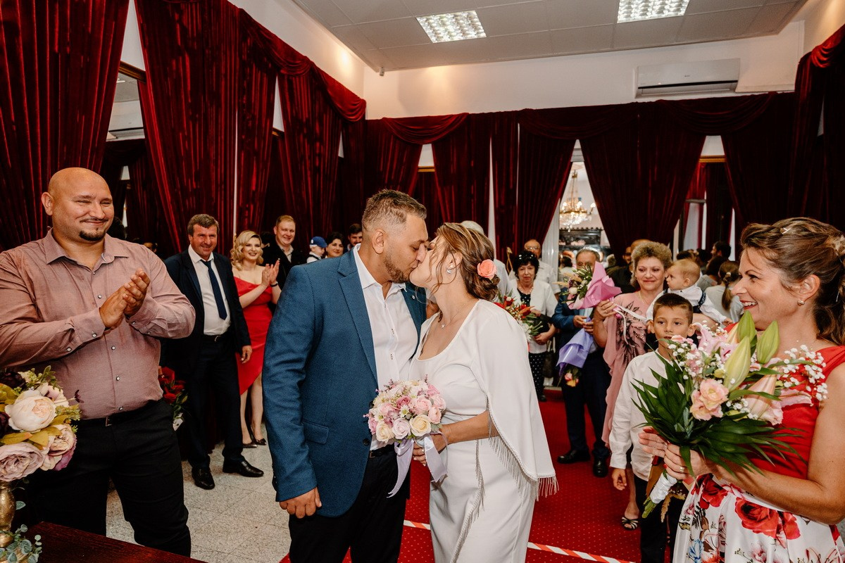 Cununie civila. Amy Foto