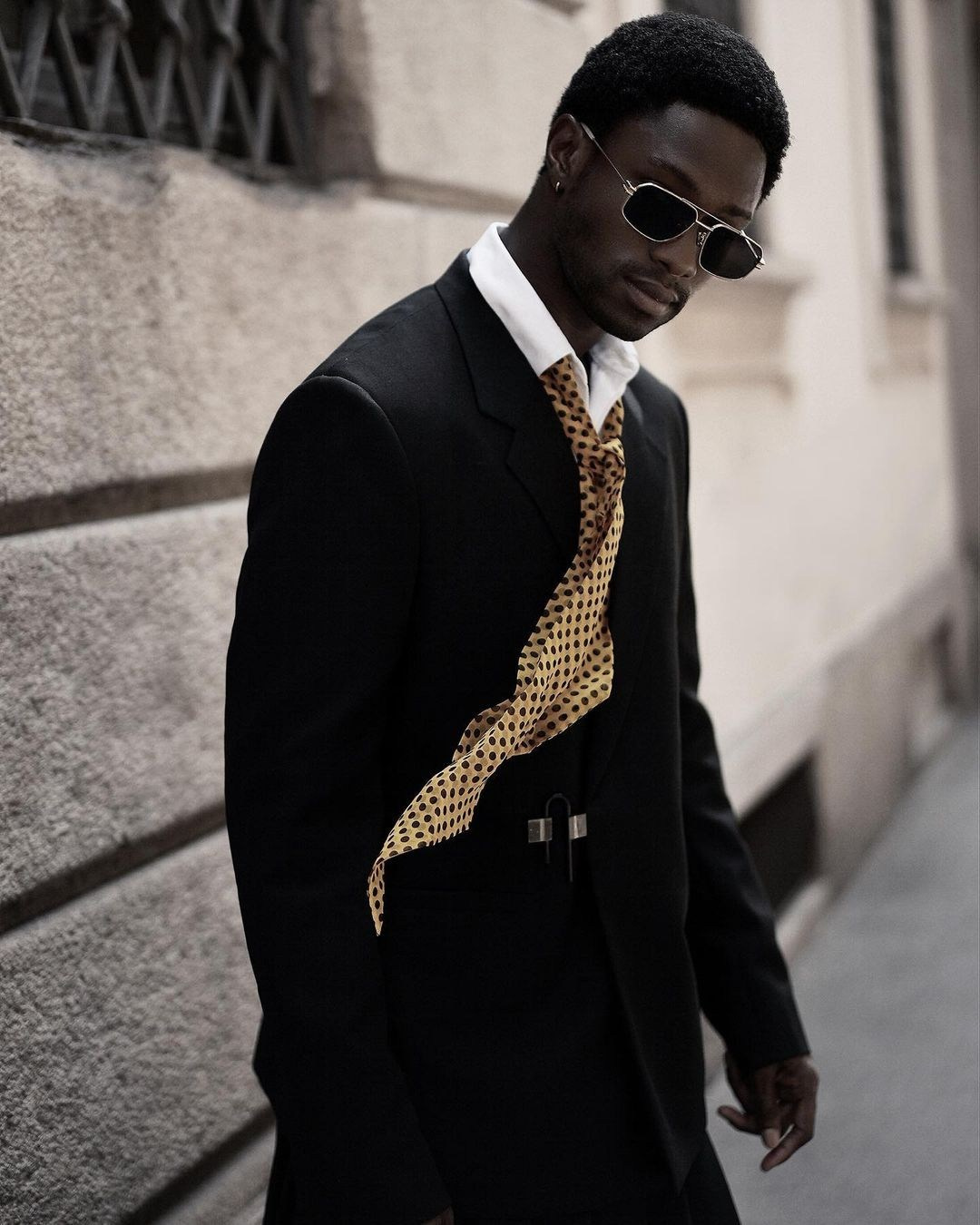 Sadiqdesh. Julia Di |Fashion streetstyle photographer|videomaker in Milan & Paris