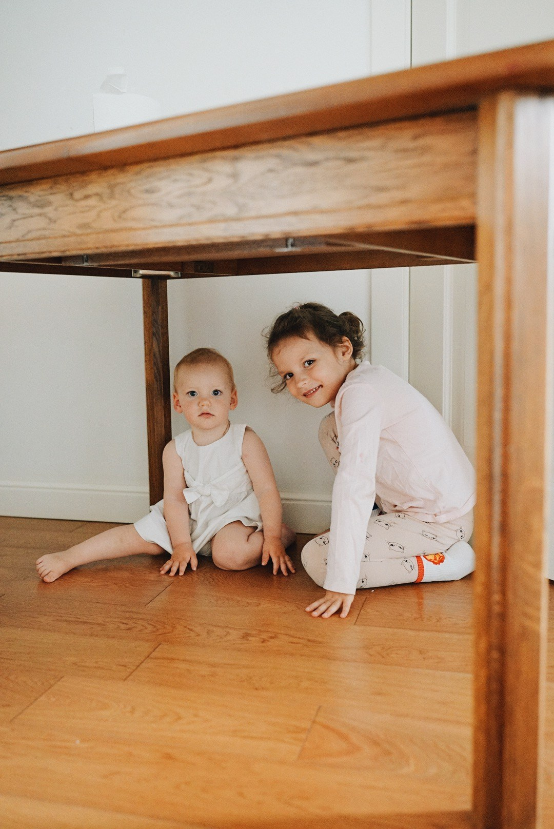 Okhota’s family. Professional Photographer Abu Dhabi, Dubai — Yulia Ismoilova | 2025