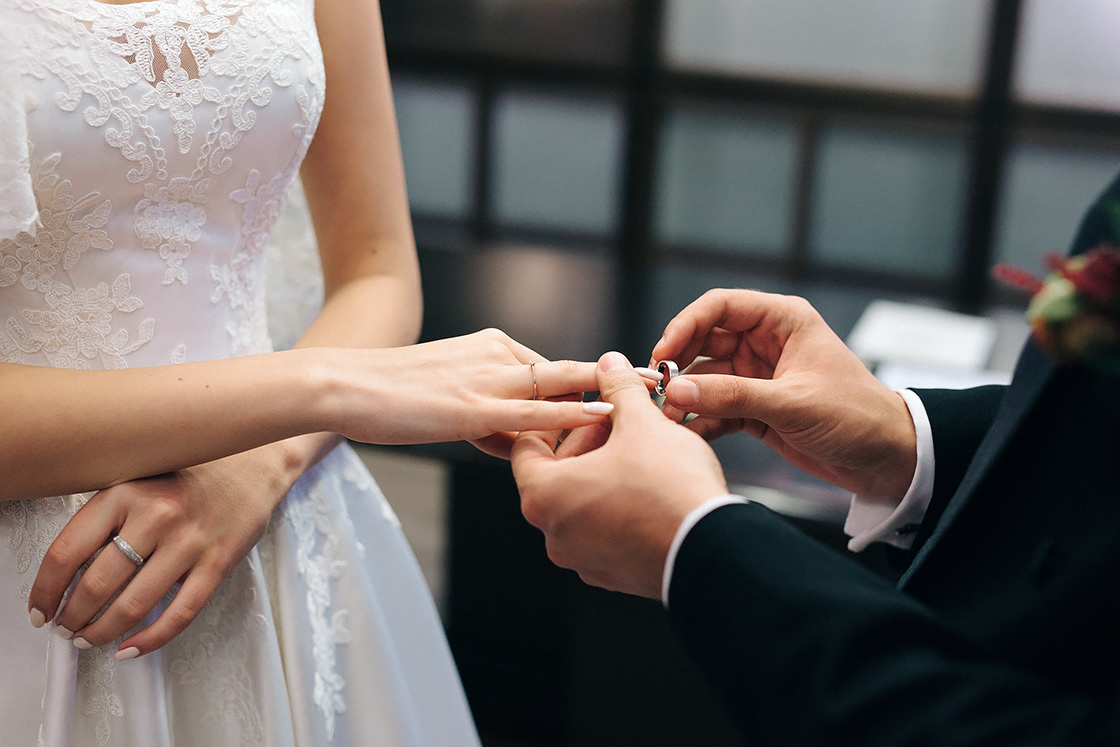 Kāzu fotografēšana Saulkrastos un Rīgā. Kāzu fotogrāfs Rīgā Yury Kor