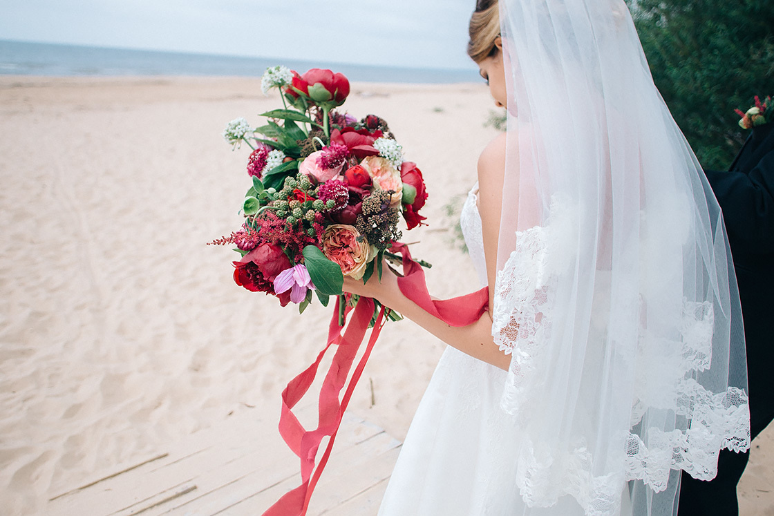 Kāzu fotografēšana Saulkrastos un Rīgā. Kāzu fotogrāfs Rīgā Yury Kor