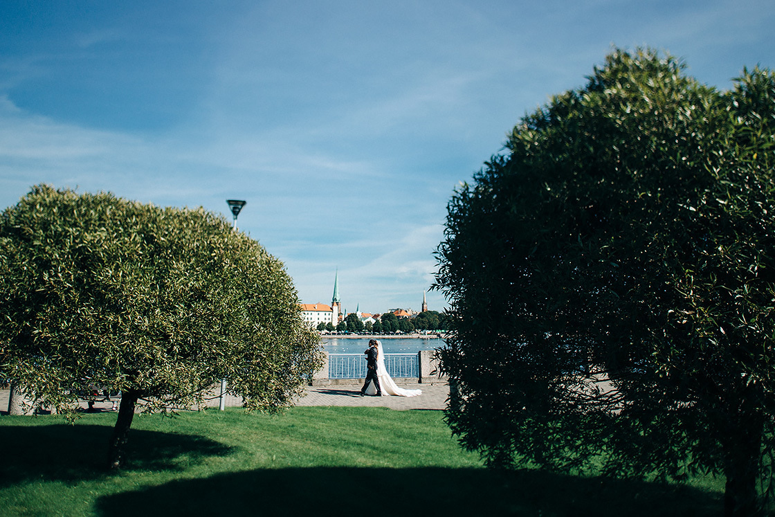 Фотосъемка свадебного венчания в церкви. Свадебный фотограф в Риге Юрий Кор