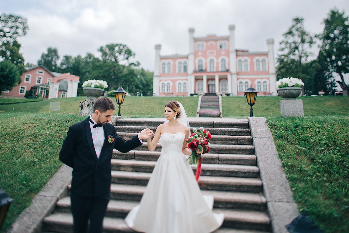 Kāzu fotografēšana Saulkrastos un Rīgā. Kāzu fotogrāfs Rīgā Yury Kor