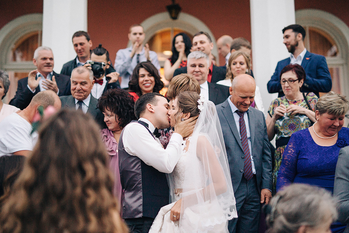 Фотосъемка свадебного венчания в церкви. Свадебный фотограф в Риге Юрий Кор
