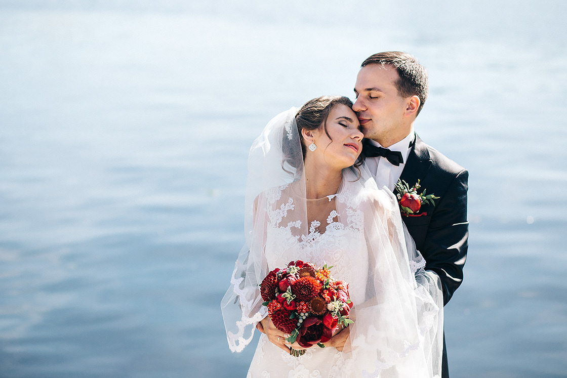 Фотосъемка свадебного венчания в церкви. Свадебный фотограф в Риге Юрий Кор