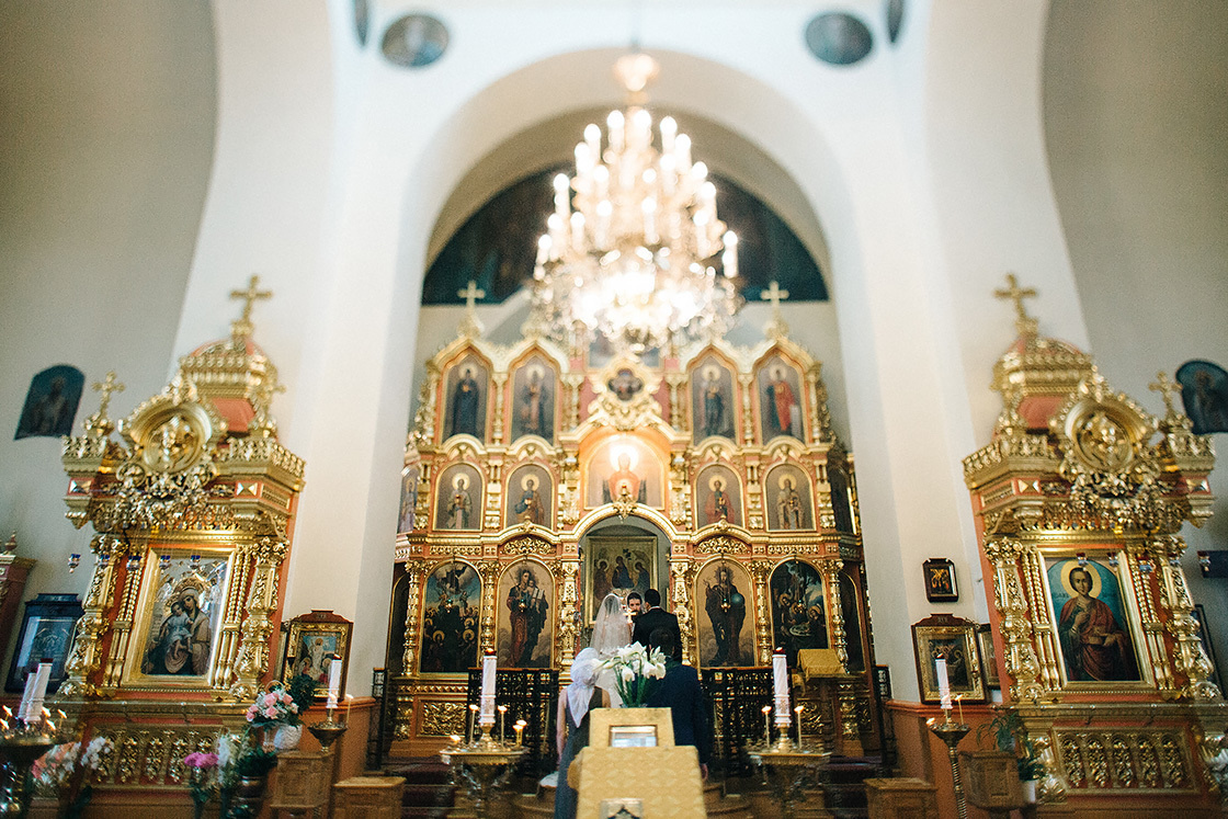 Фотосъемка свадебного венчания в церкви. Свадебный фотограф в Риге Юрий Кор