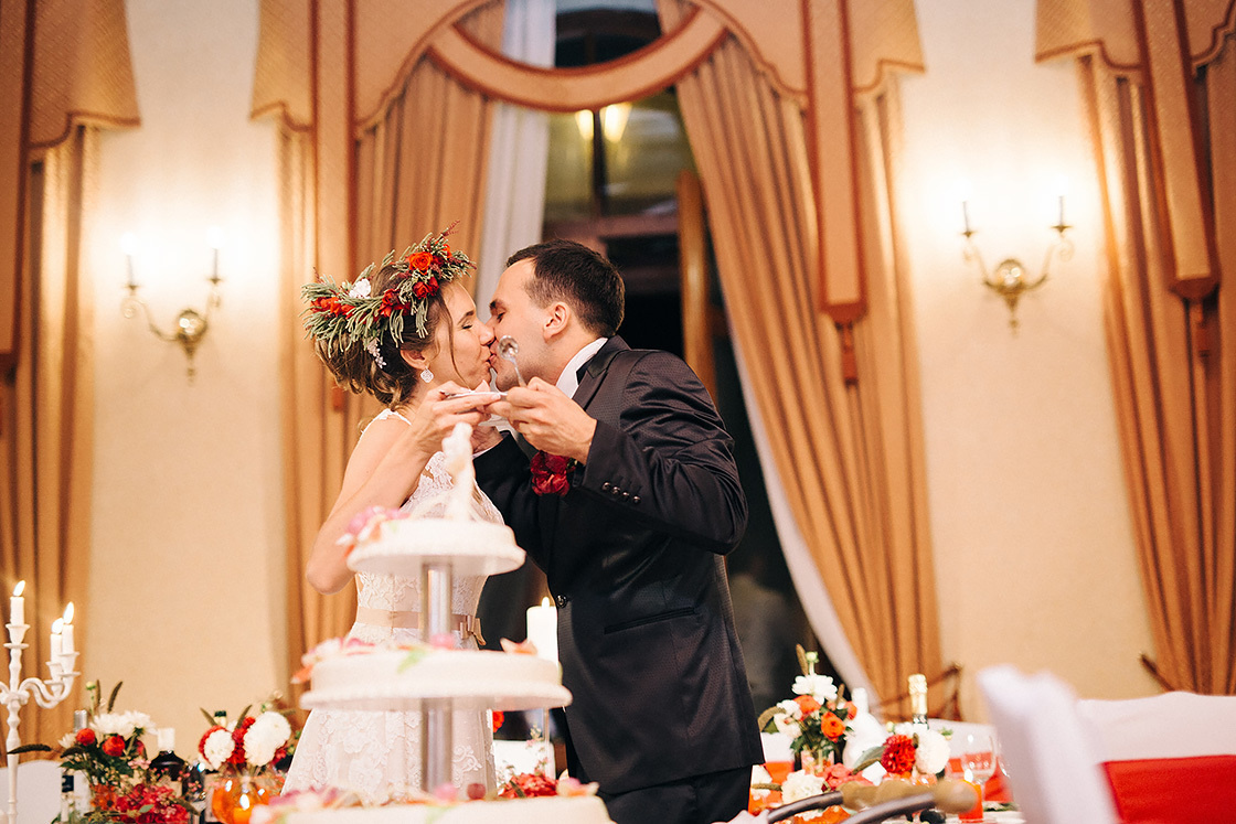 Фотосъемка свадебного венчания в церкви. Свадебный фотограф в Риге Юрий Кор