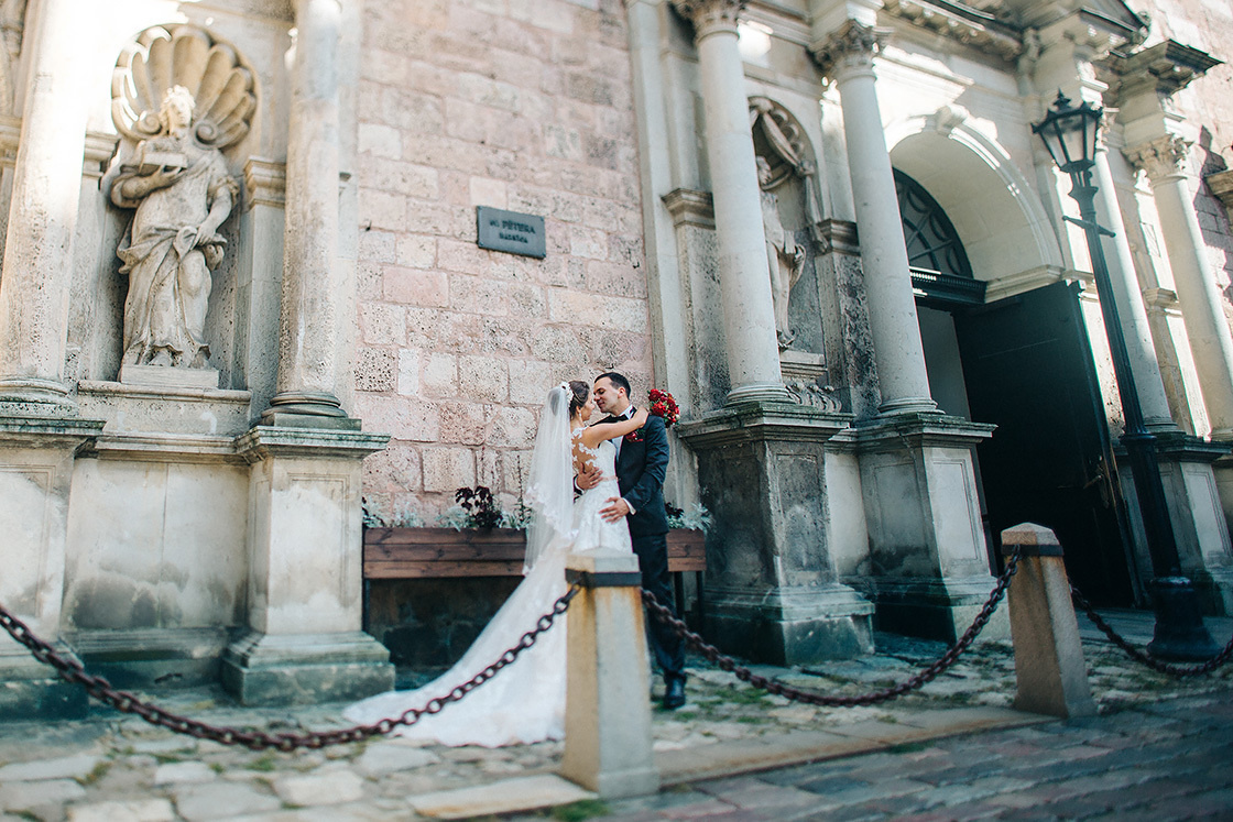 Фотосъемка свадебного венчания в церкви. Свадебный фотограф в Риге Юрий Кор