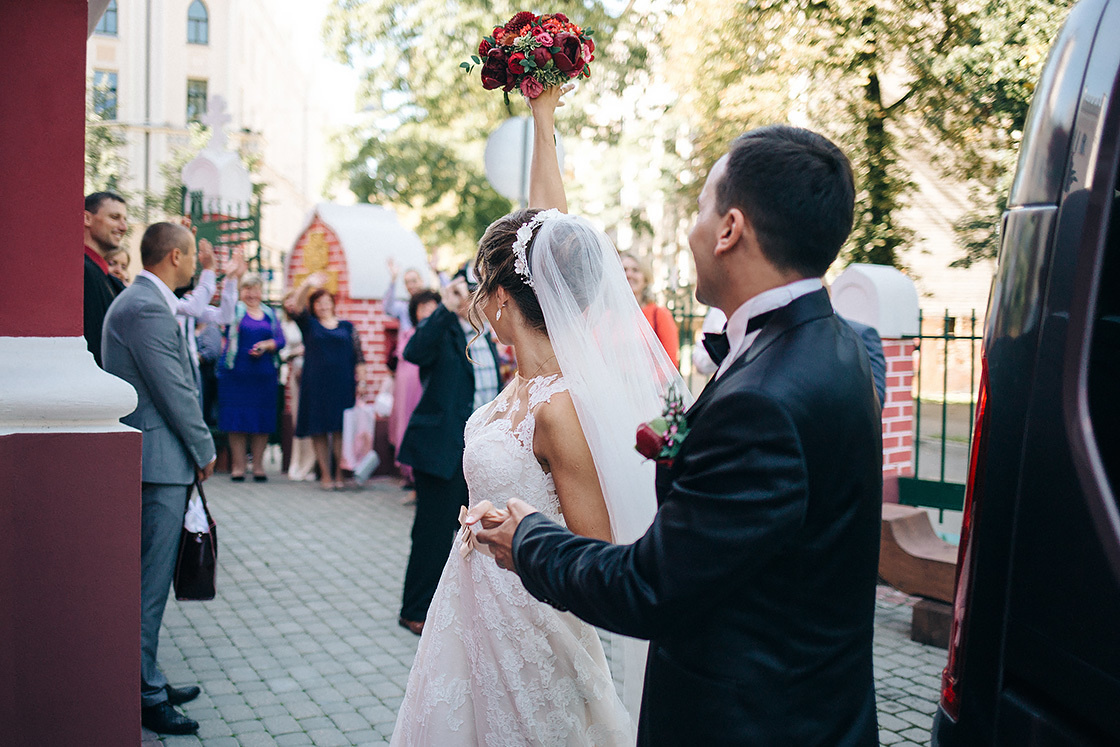 Фотосъемка свадебного венчания в церкви. Свадебный фотограф в Риге Юрий Кор