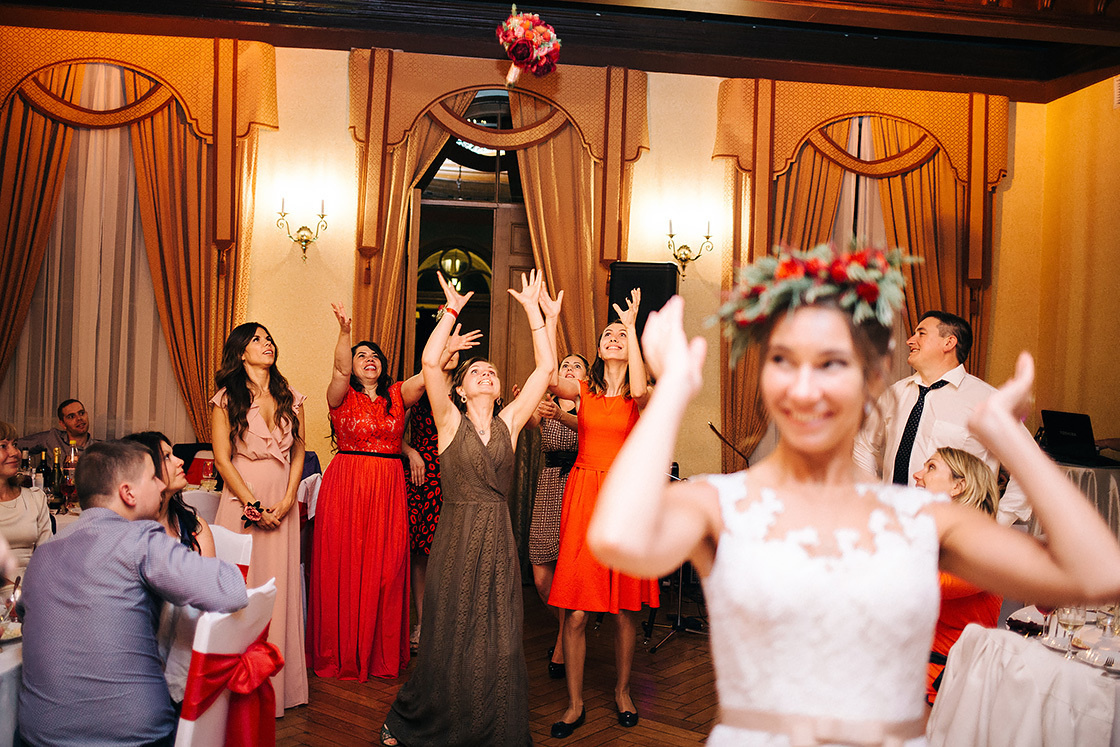 Фотосъемка свадебного венчания в церкви. Свадебный фотограф в Риге Юрий Кор