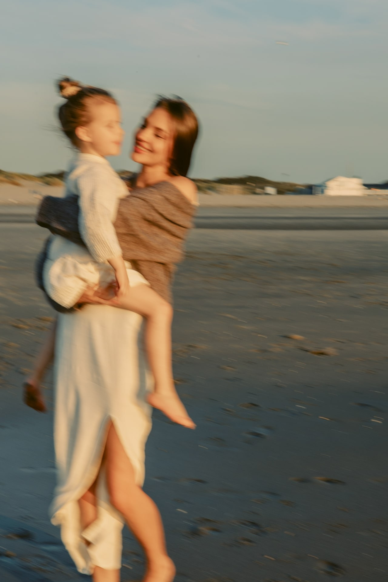 Seaside Portraits — Summer Breeze in Hoek van Holland. Romantic & Soulful Photography by Natalia Olhova in Rotterdam