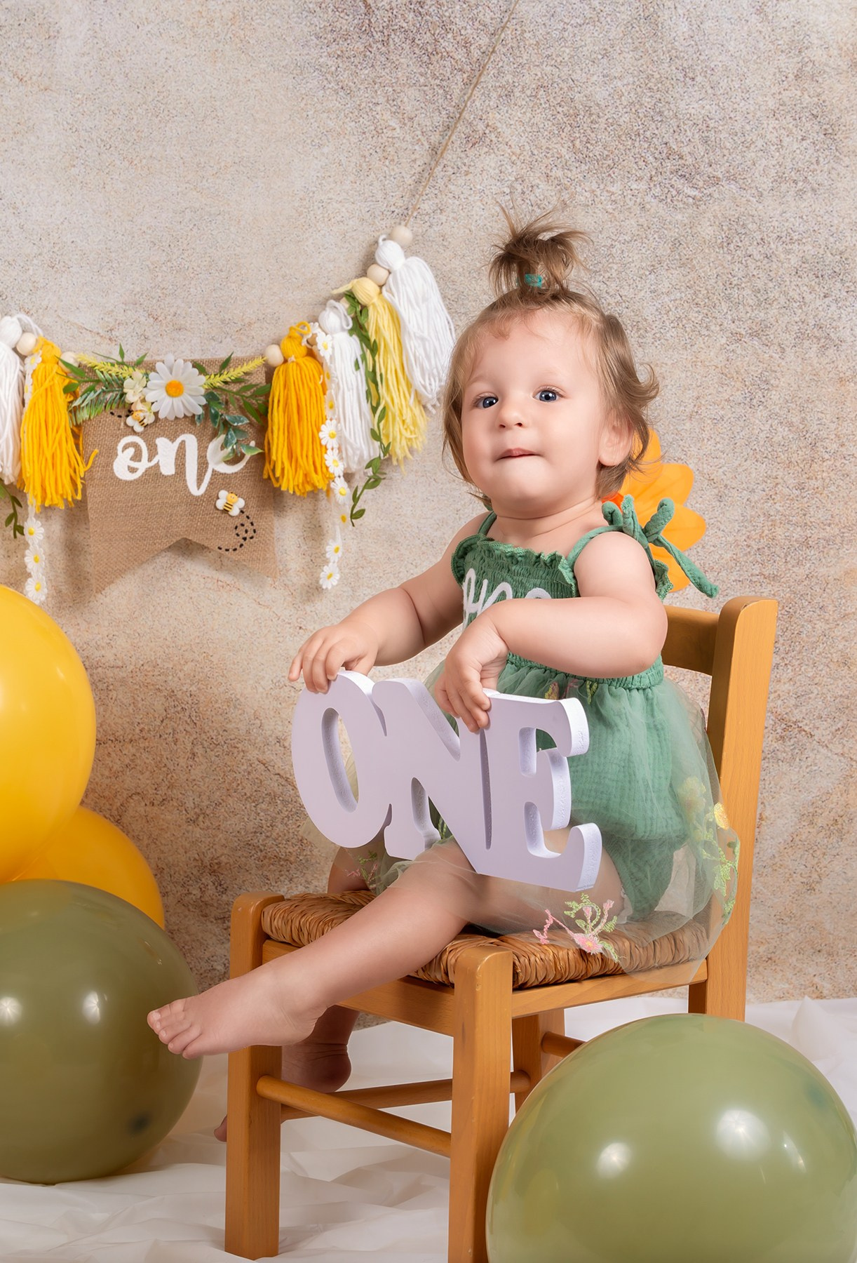 Little baby Smash Cake. Photographer is San Jose, Iryna Novosyolova