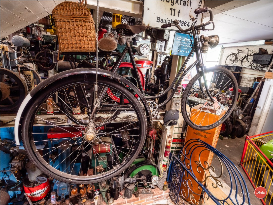Удивительное место - частный музей старинного хлама - Fahrzeugmuseum. Photographe à Strasbourg | Portraits, Studio, Enfants, Événements