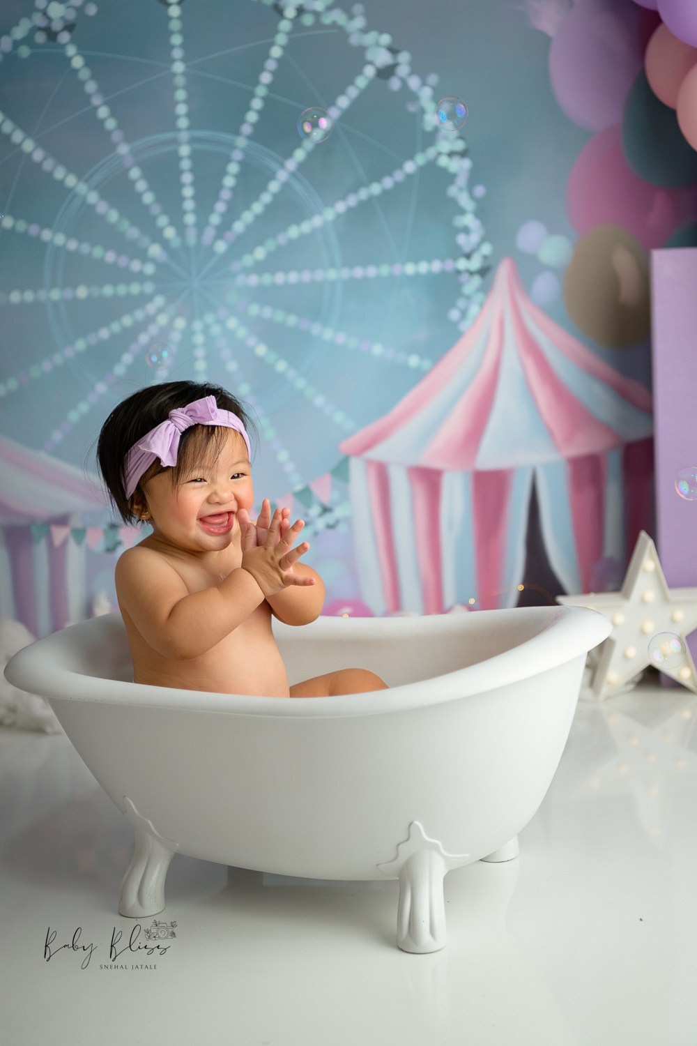 Cake smash / prebirthday. Best Newborn photography Doha Qatar | Home service available | Book now