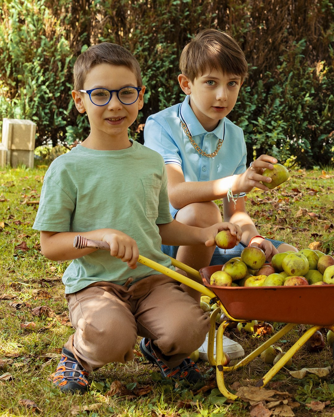 Séance photo anniversaire – 8 ans, en famille. Photographe et graphiste Anastasiia LITVIN - Besançon, France