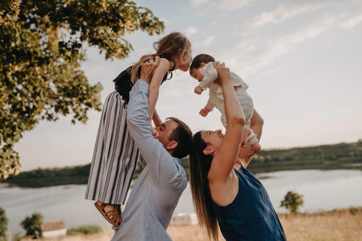 Jelena Milos Dunja i Mila / porodicno fotografisanje. Deciji i porodicni fotograf u Beogradu Oksana Skendzic