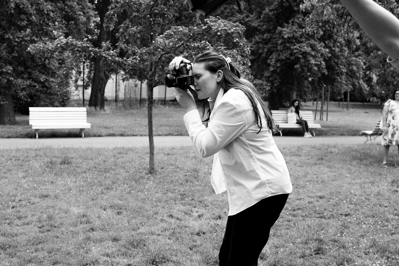 Backstage fotografie. Dana Lišková — Empatická fotografka | Introspektivní umělkyně | Neurodivergentní koučka| Zakladatelka Artepy.cz