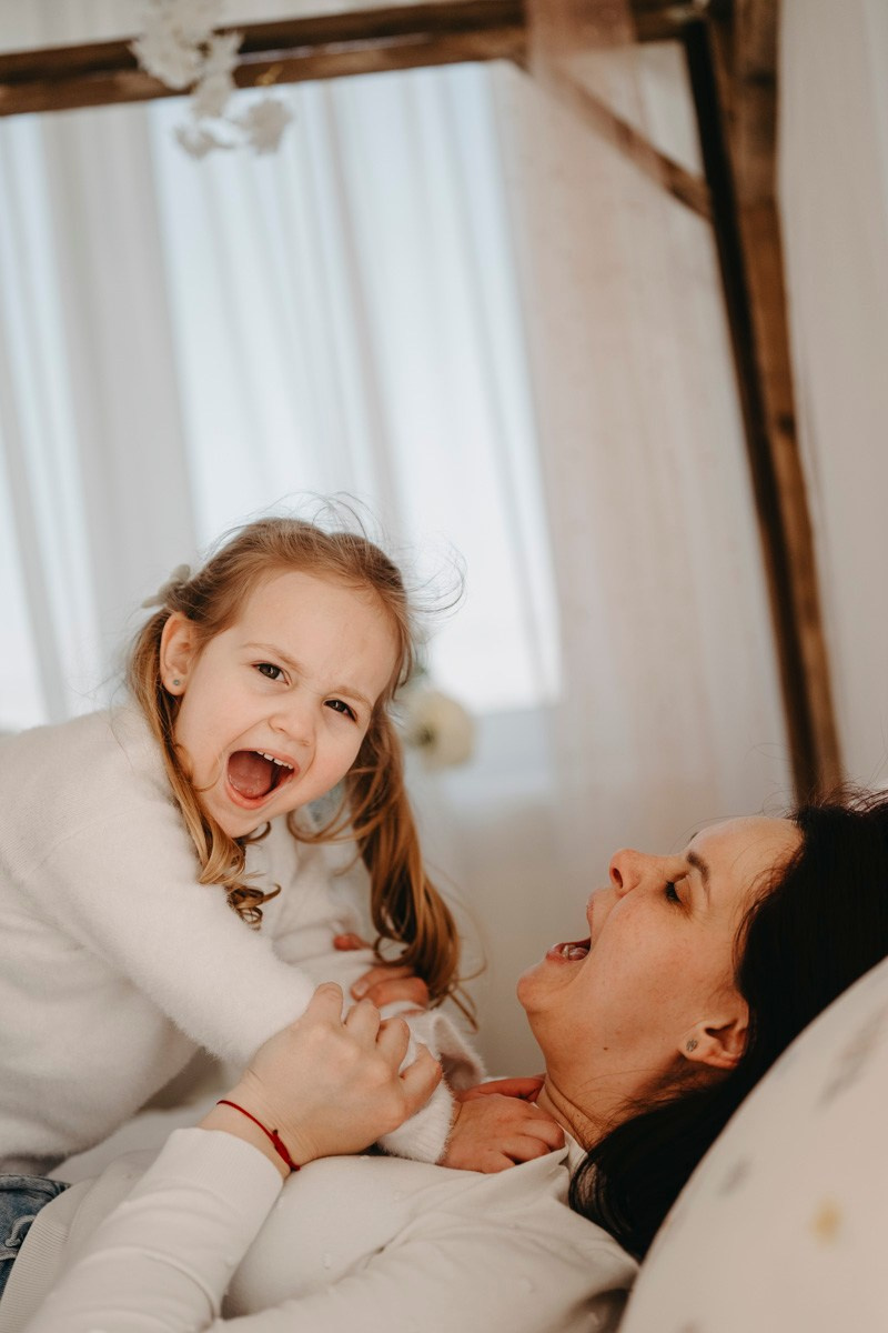 Miljana, Danka i Ilija — fotografisanje MAMINO. Deciji i porodicni fotograf u Beogradu Oksana Skendzic