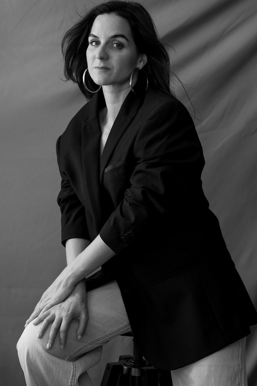 Portrait en noir & blanc. Photographe  portraits féminins & grossesse à Lausanne Angela Liubcenco