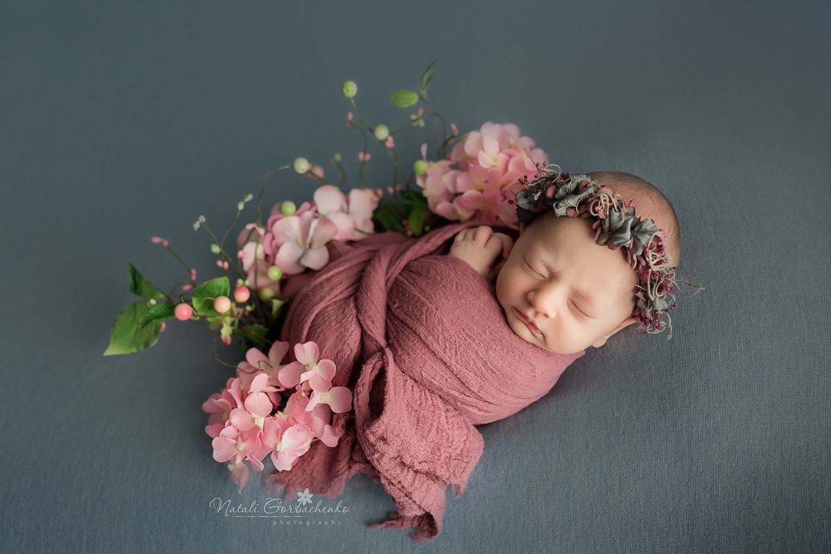 Новонароджені малюки. Дитячий, сімейний, а також newborn фотограф і викладач у Києві Наталія