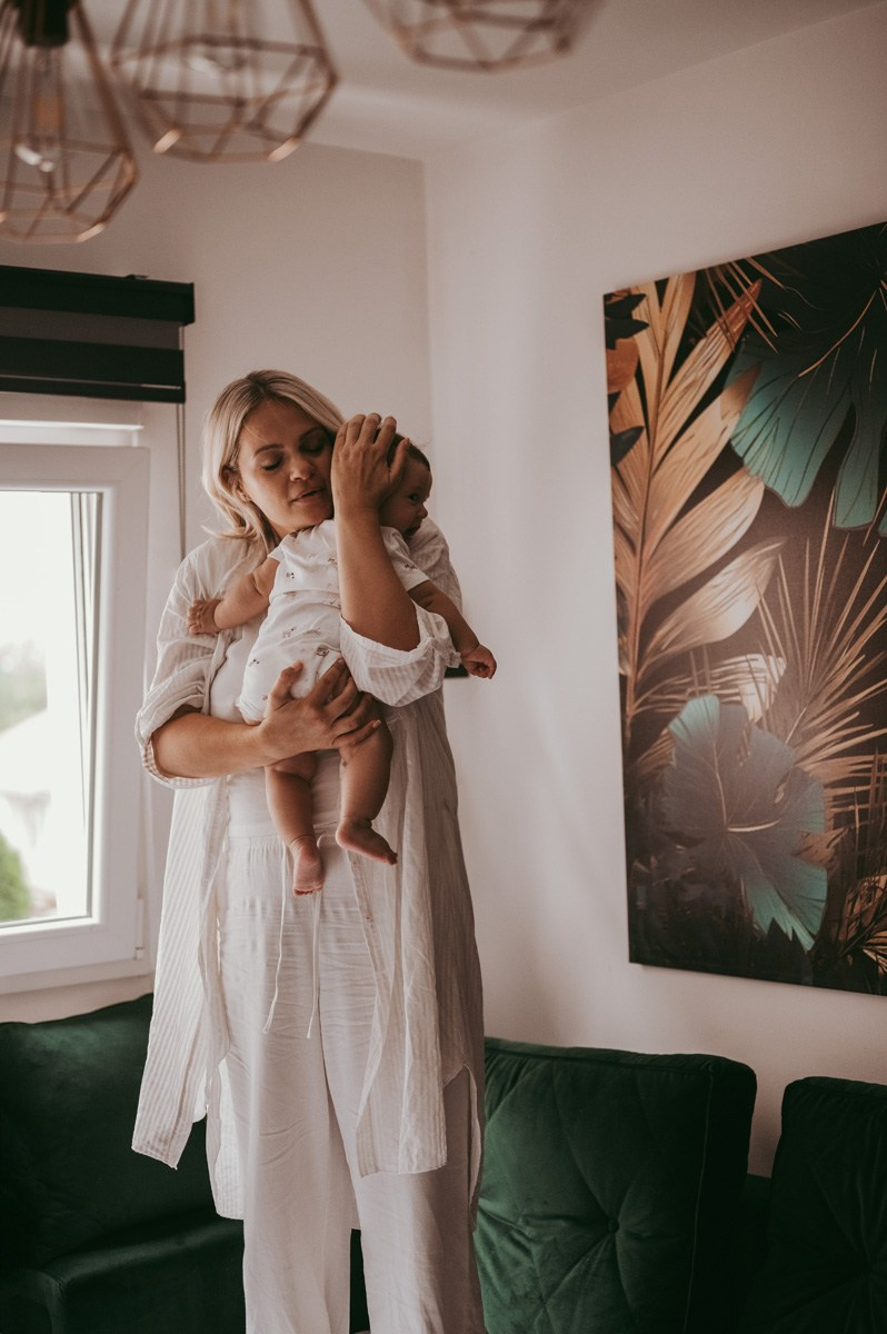 fotografisanje beba kod kuce, porodicno fotografisanje, fotografisanje dece, mama i beba, prve dane sa bebom, kozmetika za bebe, poklon za decu, soba za bebu, decija garderoba, majcinstvo, nega novorodjenceta, priprema za porodjaj, nega beba, dojenje