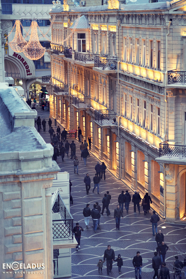 Səyahətlər. Bakıda fotoqraf Kamran Enceladus