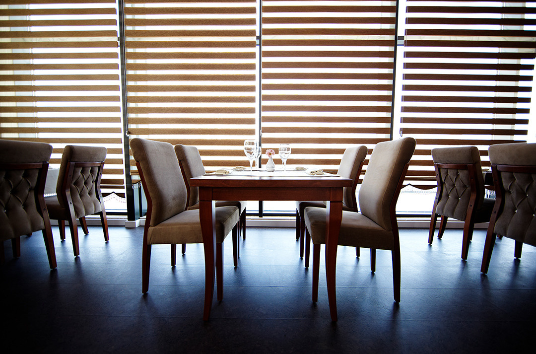 Interyer / Eksteryer. Bakıda fotoqraf Kamran Enceladus