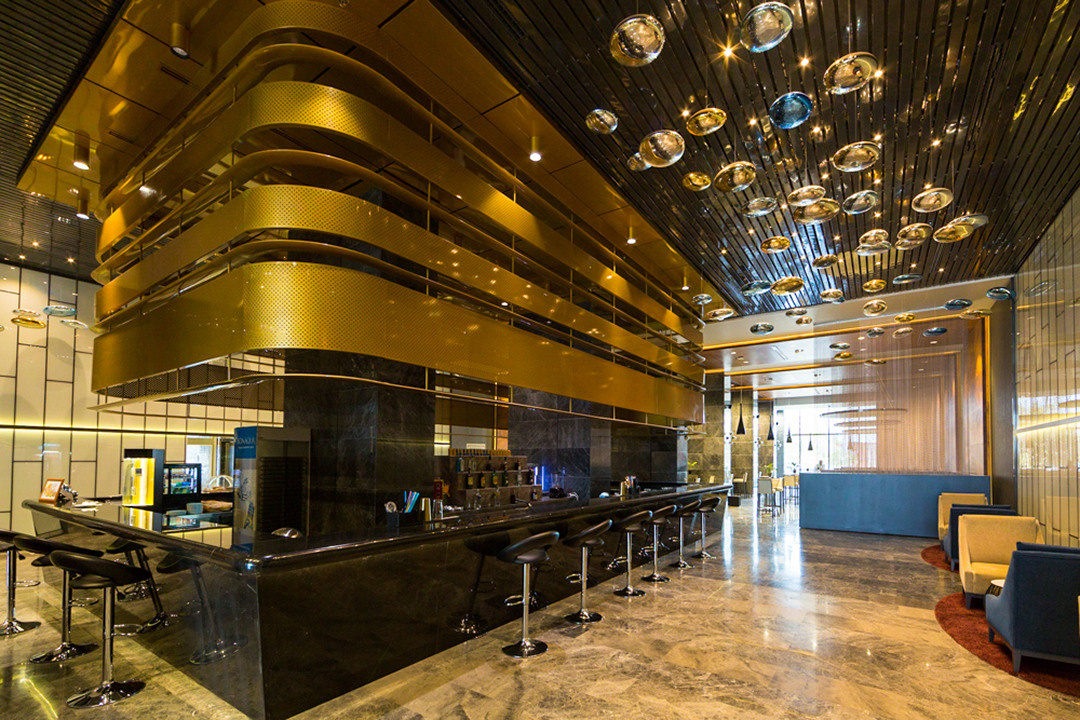 Interyer / Eksteryer. Bakıda fotoqraf Kamran Enceladus