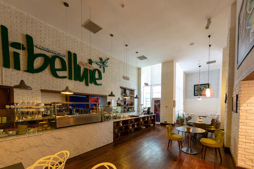 Interyer / Eksteryer. Bakıda fotoqraf Kamran Enceladus